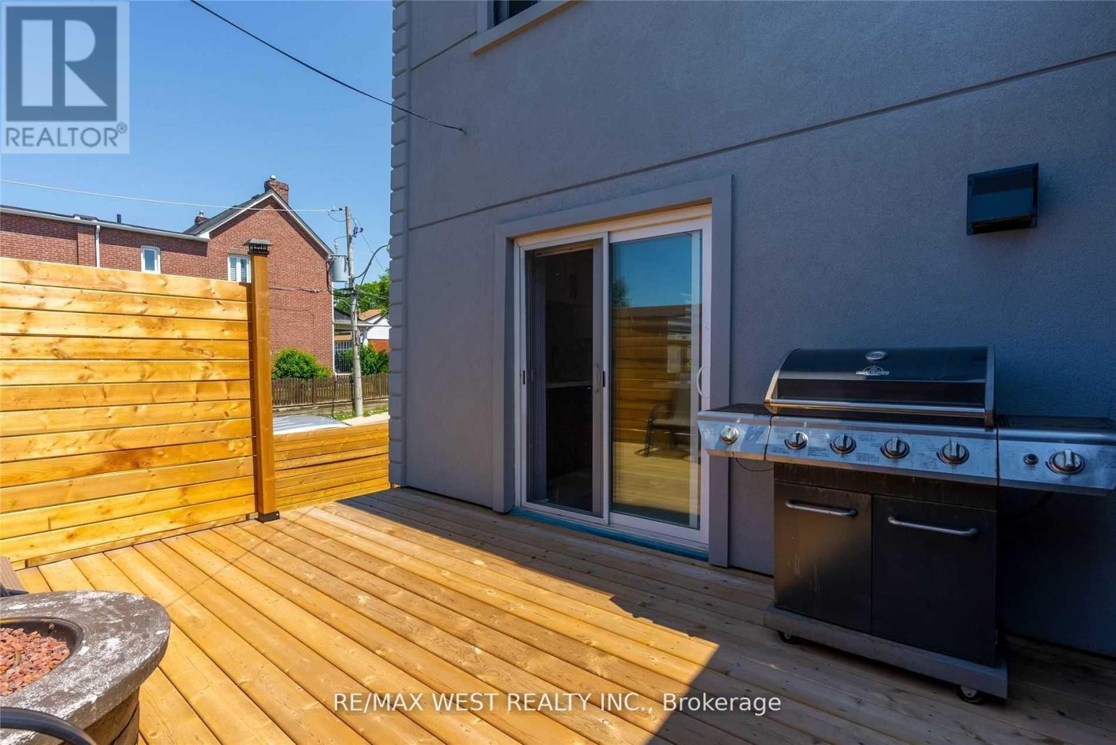 902 Woodbine Avenue, Toronto, Ontario  M4C 4B5 - Photo 20 - E12863738