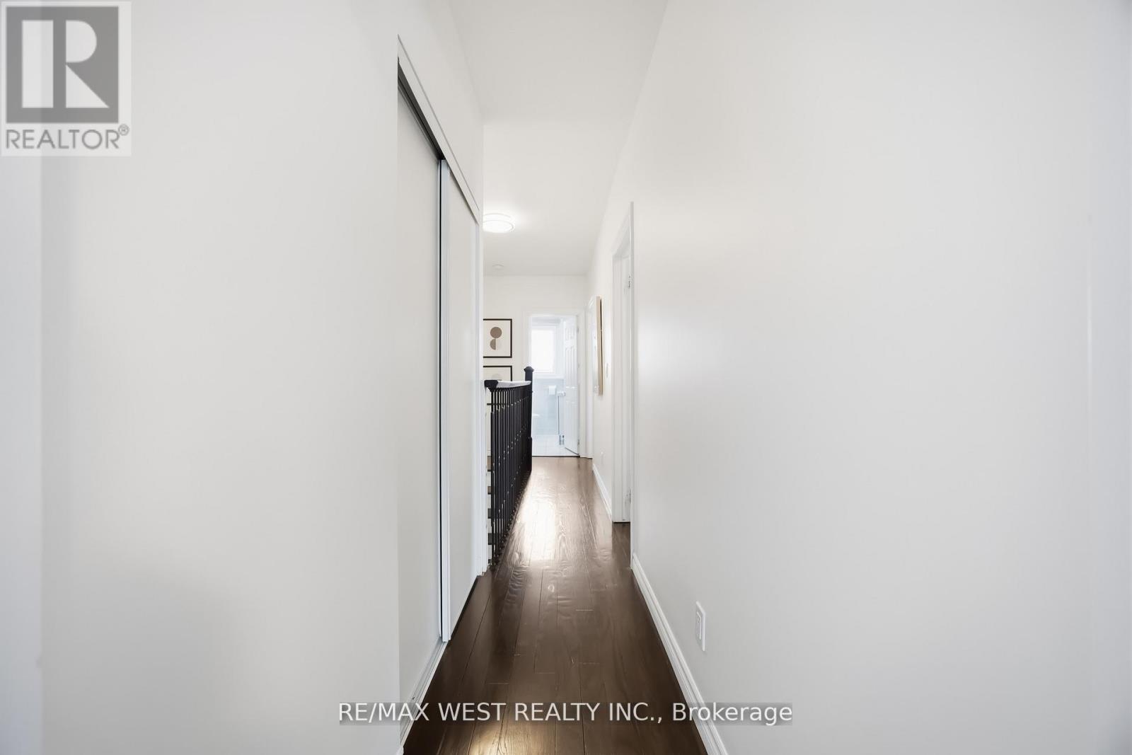 902 Woodbine Avenue, Toronto, Ontario  M4C 4B5 - Photo 23 - E12863738