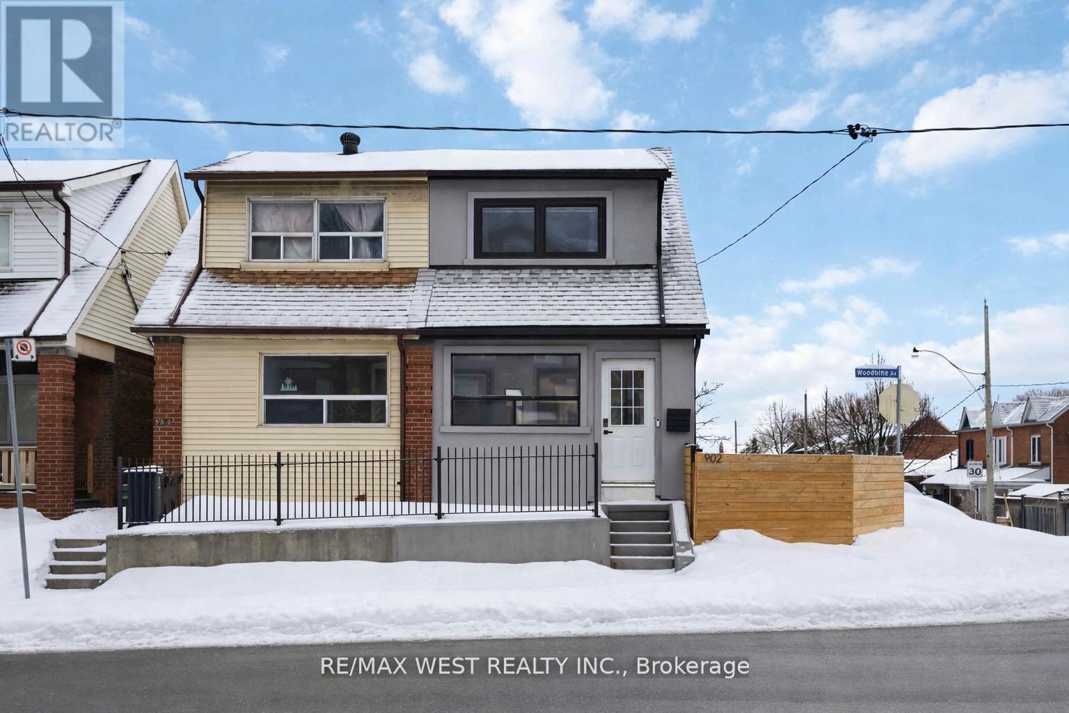 902 Woodbine Avenue, Toronto, Ontario  M4C 4B5 - Photo 3 - E12863738