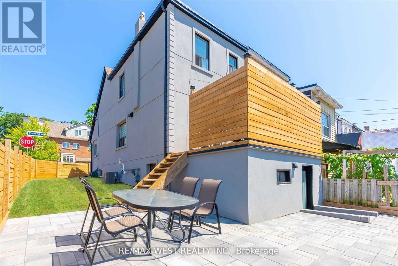 902 Woodbine Avenue, Toronto, Ontario  M4C 4B5 - Photo 43 - E12863738