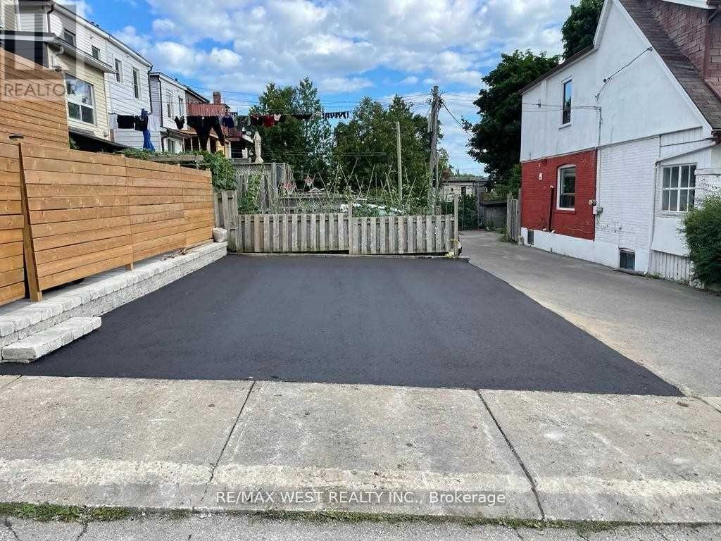 902 Woodbine Avenue, Toronto, Ontario  M4C 4B5 - Photo 48 - E12863738