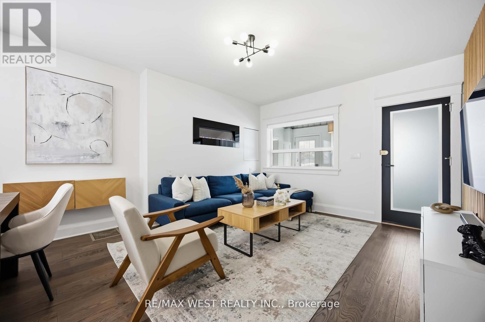 902 Woodbine Avenue, Toronto, Ontario  M4C 4B5 - Photo 8 - E12863738