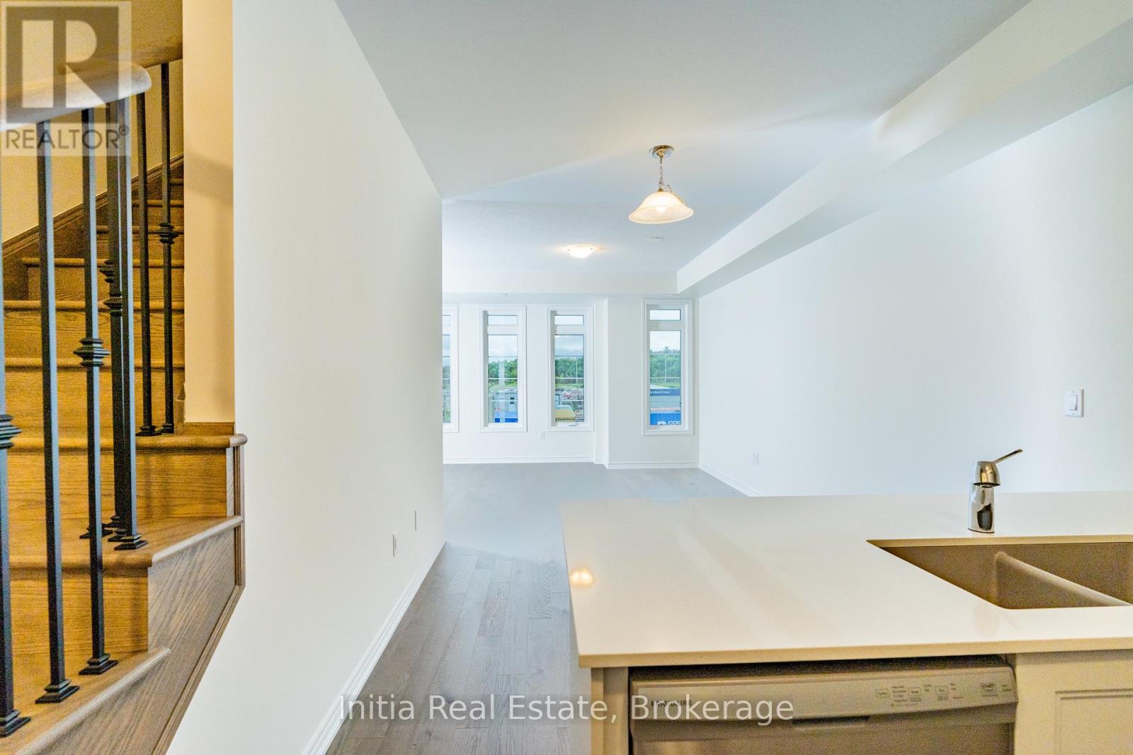 84 Paisley Drive, Bradford West Gwillimbury (Bradford), Ontario  L3Z 4P1 - Photo 12 - N12863626