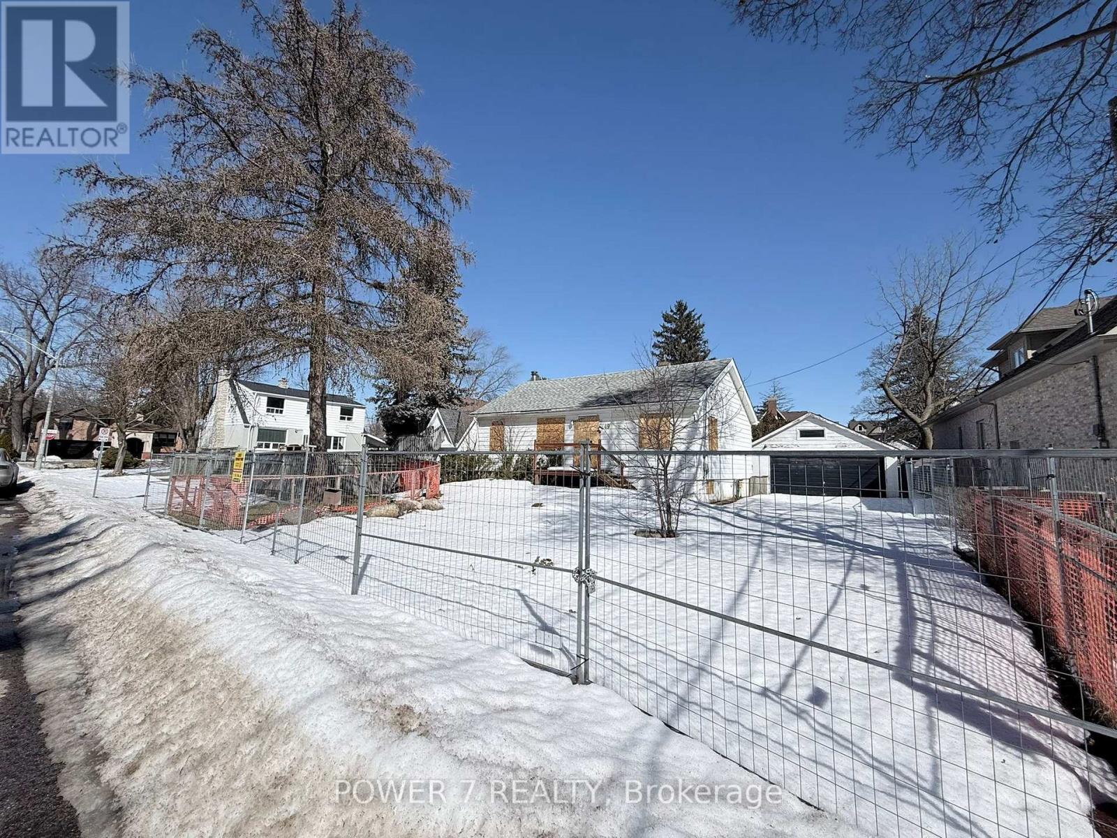 49 Reaman Street, Richmond Hill, Ontario  L4C 4P2 - Photo 2 - N12863650