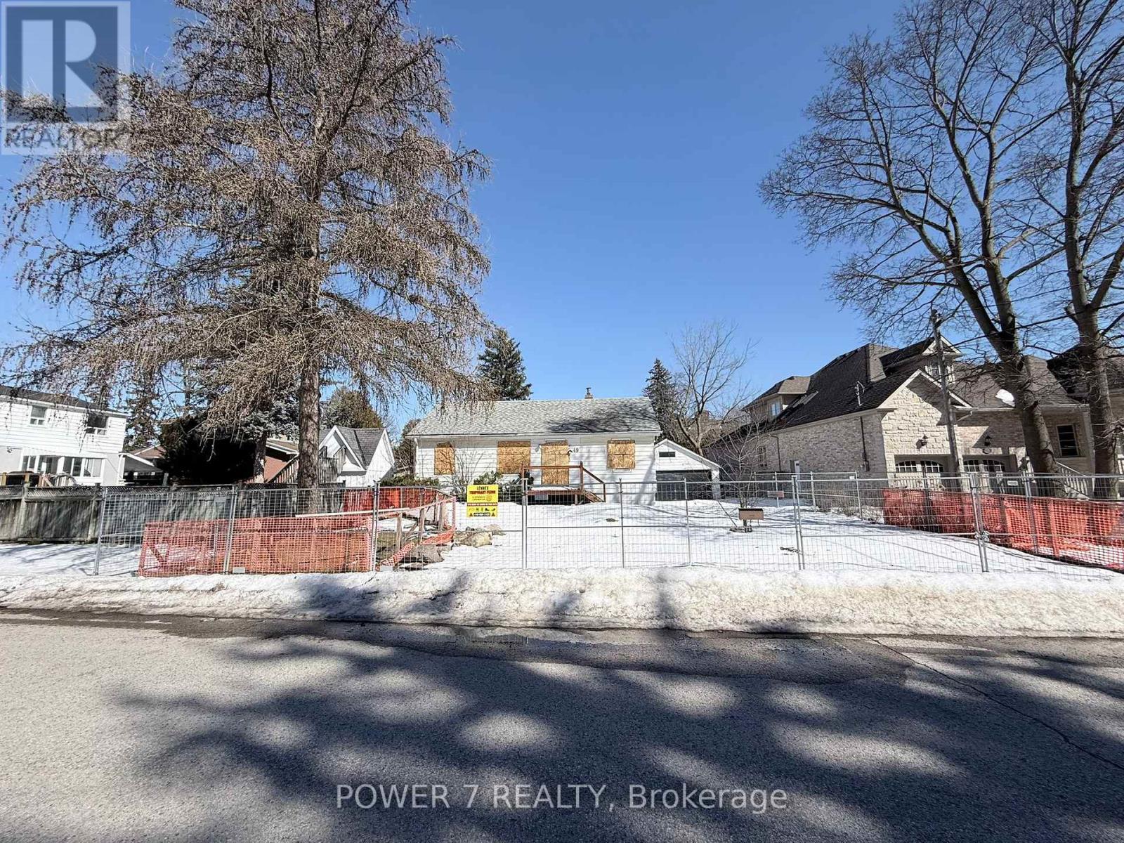 49 Reaman Street, Richmond Hill, Ontario  L4C 4P2 - Photo 3 - N12863650