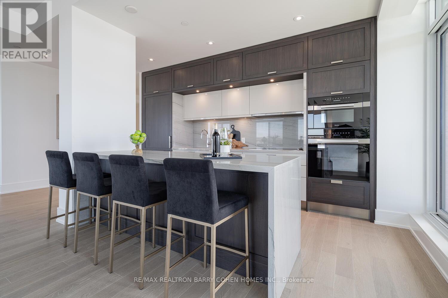 1008 - 397 Royal Orchard Boulevard, Markham, Ontario  L3T 0H3 - Photo 10 - N12863734