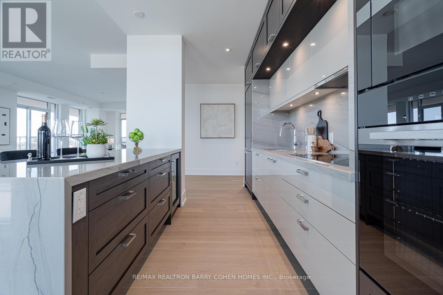 1008 - 397 Royal Orchard Boulevard, Markham, Ontario  L3T 0H3 - Photo 11 - N12863734