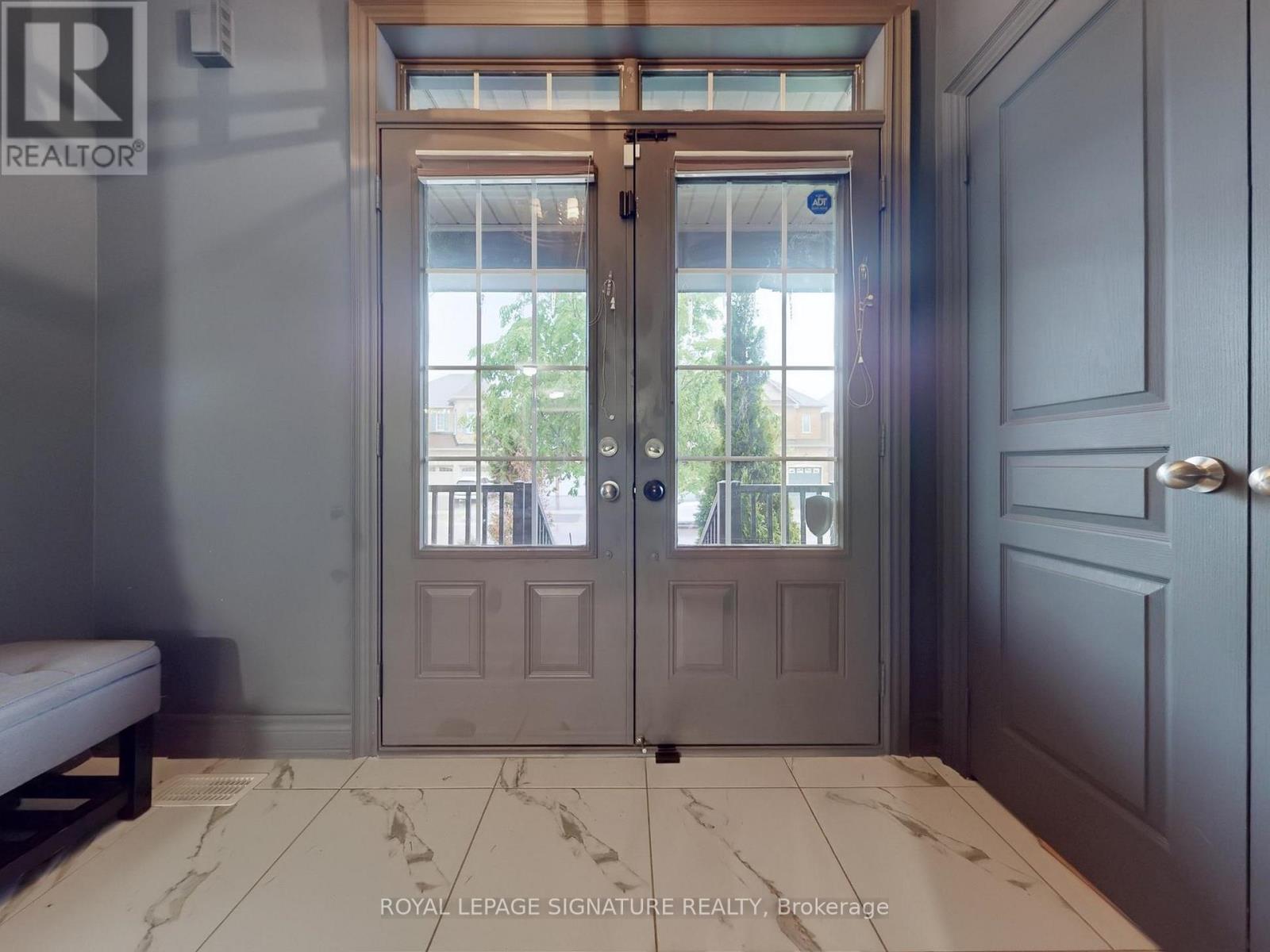 46 Kincardine Street, Vaughan, Ontario  L4H 4H7 - Photo 4 - N12863748