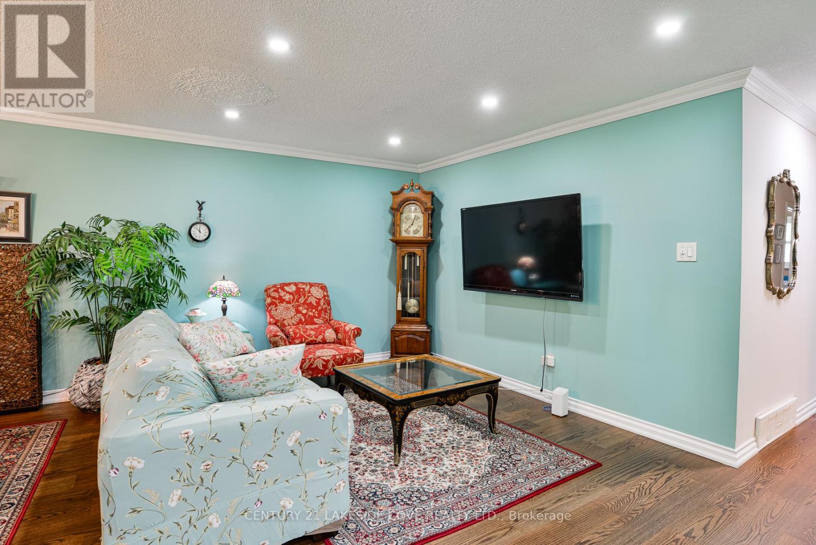 9 Pinetree Court, Ramara, Ontario  L0K 1B0 - Photo 12 - S12863598