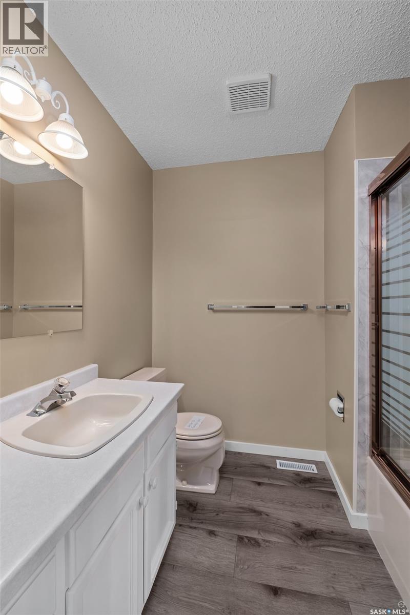 979 Sanderson Crescent, Prince Albert, Saskatchewan  S6V 6L2 - Photo 21 - SK029994