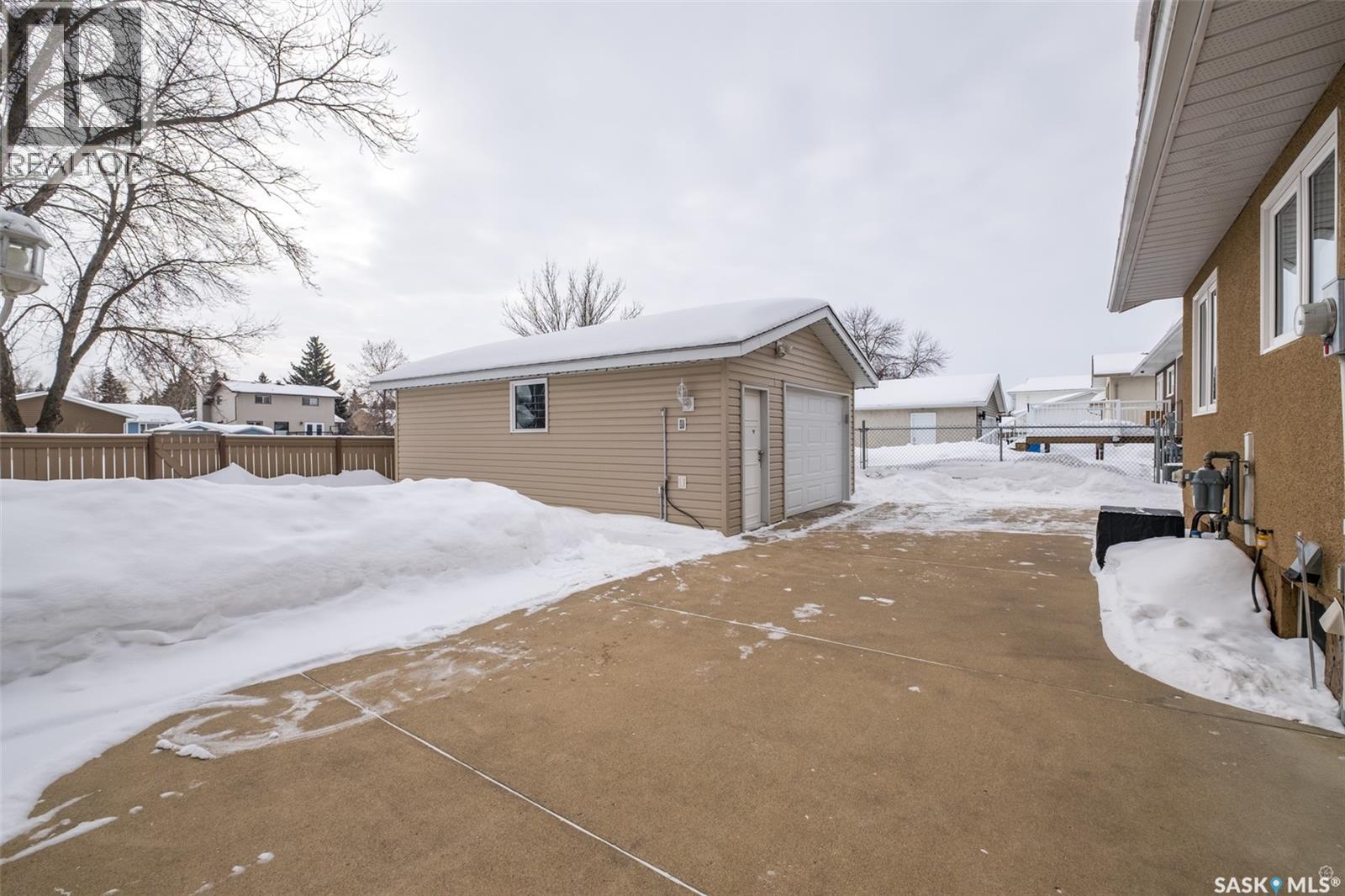 979 Sanderson Crescent, Prince Albert, Saskatchewan  S6V 6L2 - Photo 36 - SK029994