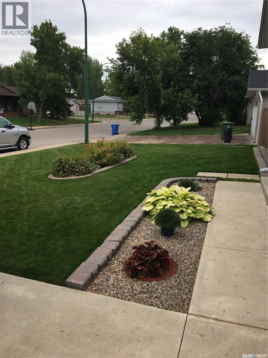 979 Sanderson Crescent, Prince Albert, Saskatchewan  S6V 6L2 - Photo 4 - SK029994