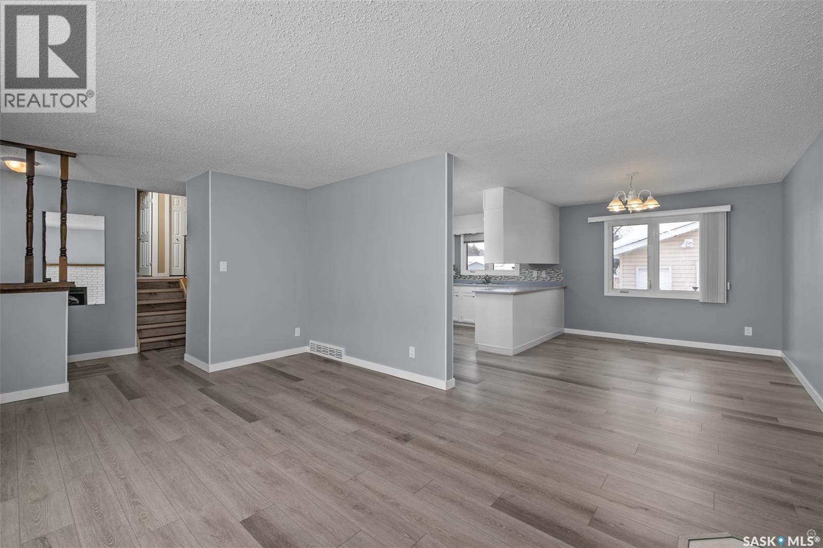 979 Sanderson Crescent, Prince Albert, Saskatchewan  S6V 6L2 - Photo 8 - SK029994