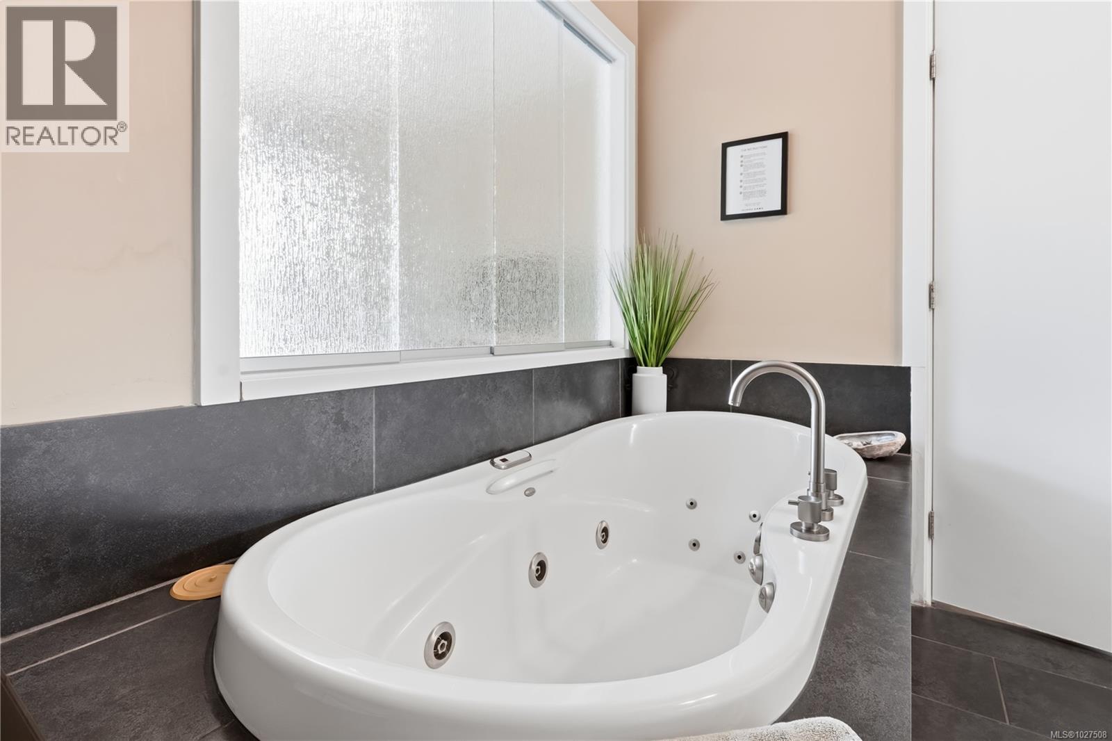 13 203 Boardwalk Blvd, Ucluelet, British Columbia  V0R 3A0 - Photo 7 - 1027508