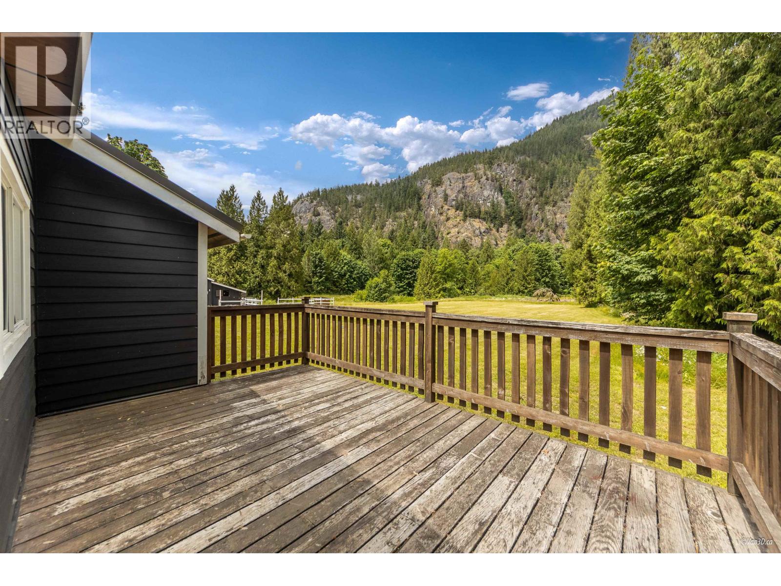 14848 Squamish Valley Road, Squamish, British Columbia  V0N 1H0 - Photo 6 - R3095939