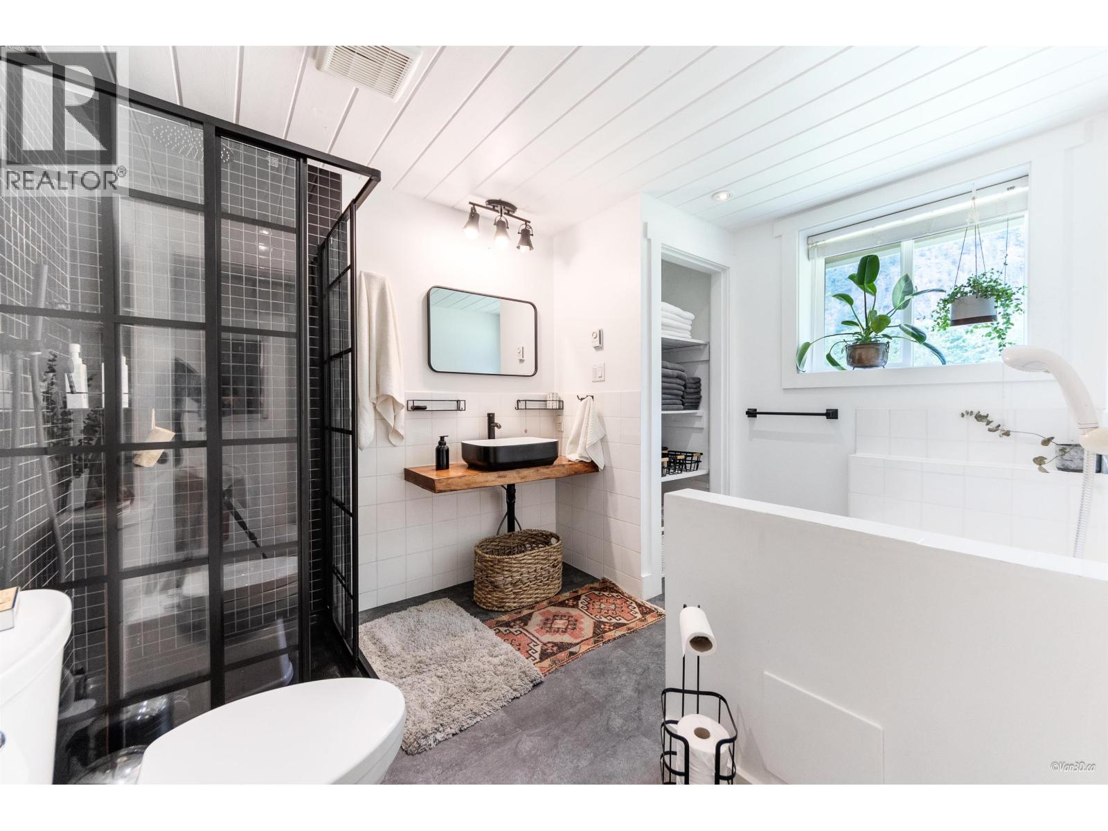 14848 Squamish Valley Road, Squamish, British Columbia  V0N 1H0 - Photo 20 - R3095939