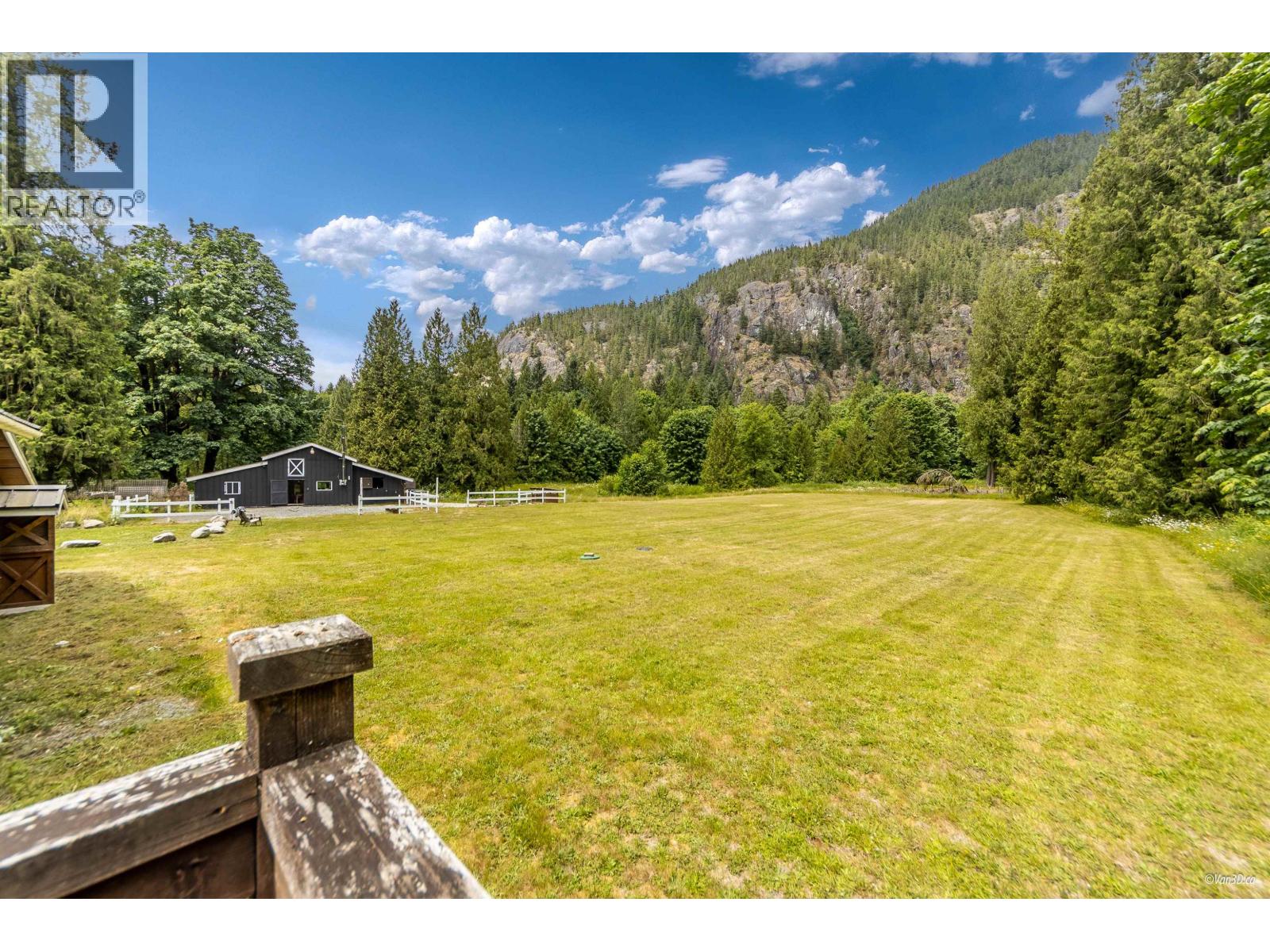 14848 Squamish Valley Road, Squamish, British Columbia  V0N 1H0 - Photo 33 - R3095939