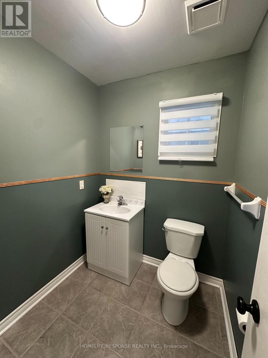 89 Ravenscliffe Court, Brampton, Ontario  L6X 4N9 - Photo 10 - W12863572