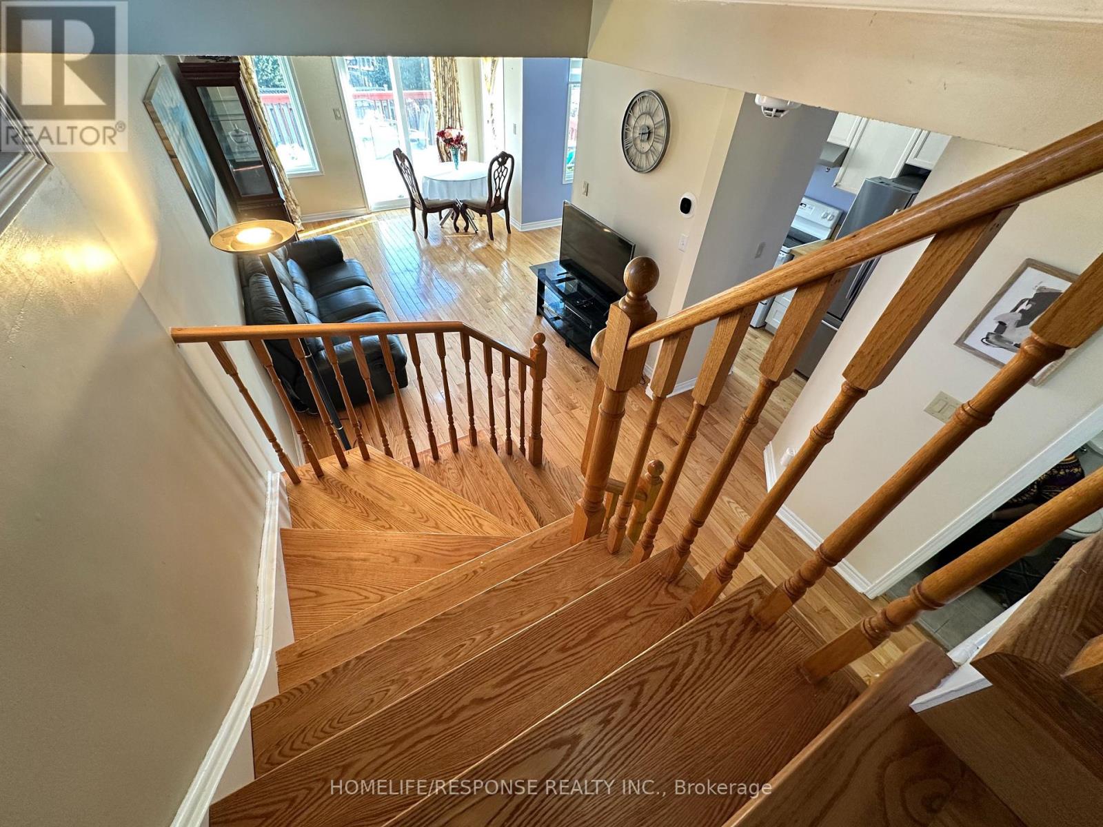 89 Ravenscliffe Court, Brampton, Ontario  L6X 4N9 - Photo 11 - W12863572