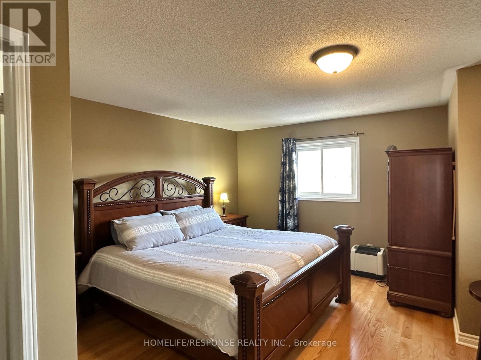 89 Ravenscliffe Court, Brampton, Ontario  L6X 4N9 - Photo 12 - W12863572