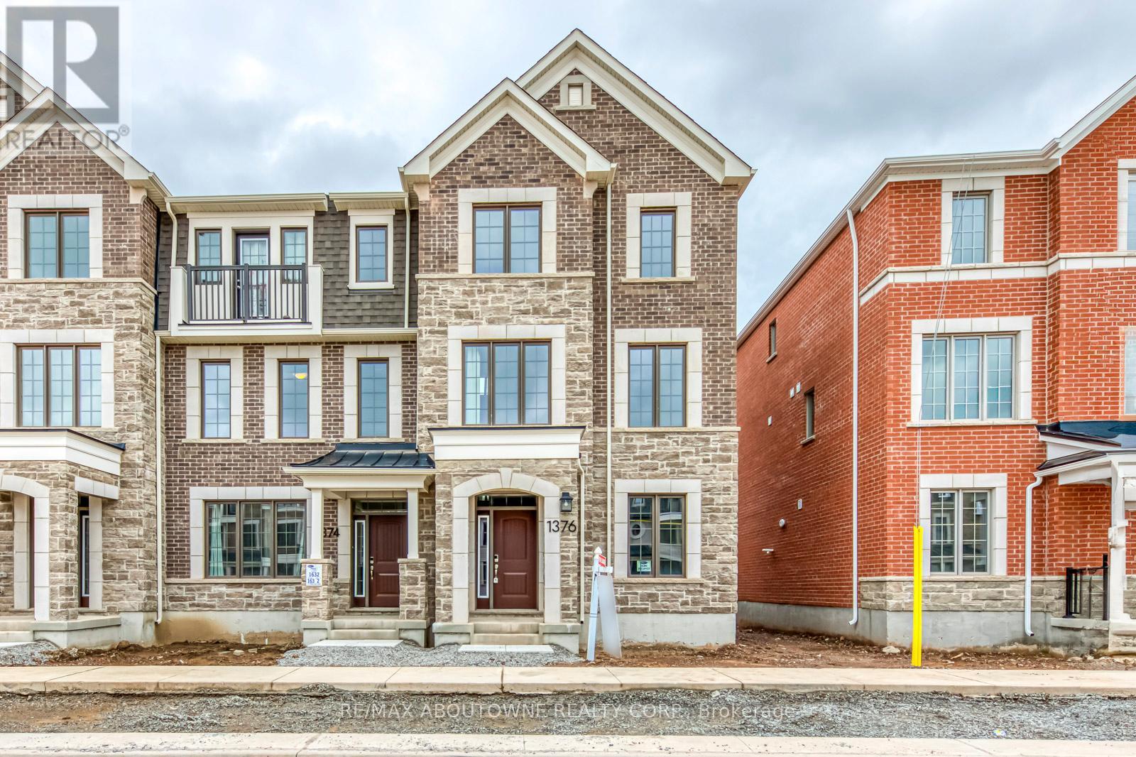 1365 WILLIAM HALTON PARKWAY, Oakville, Ontario