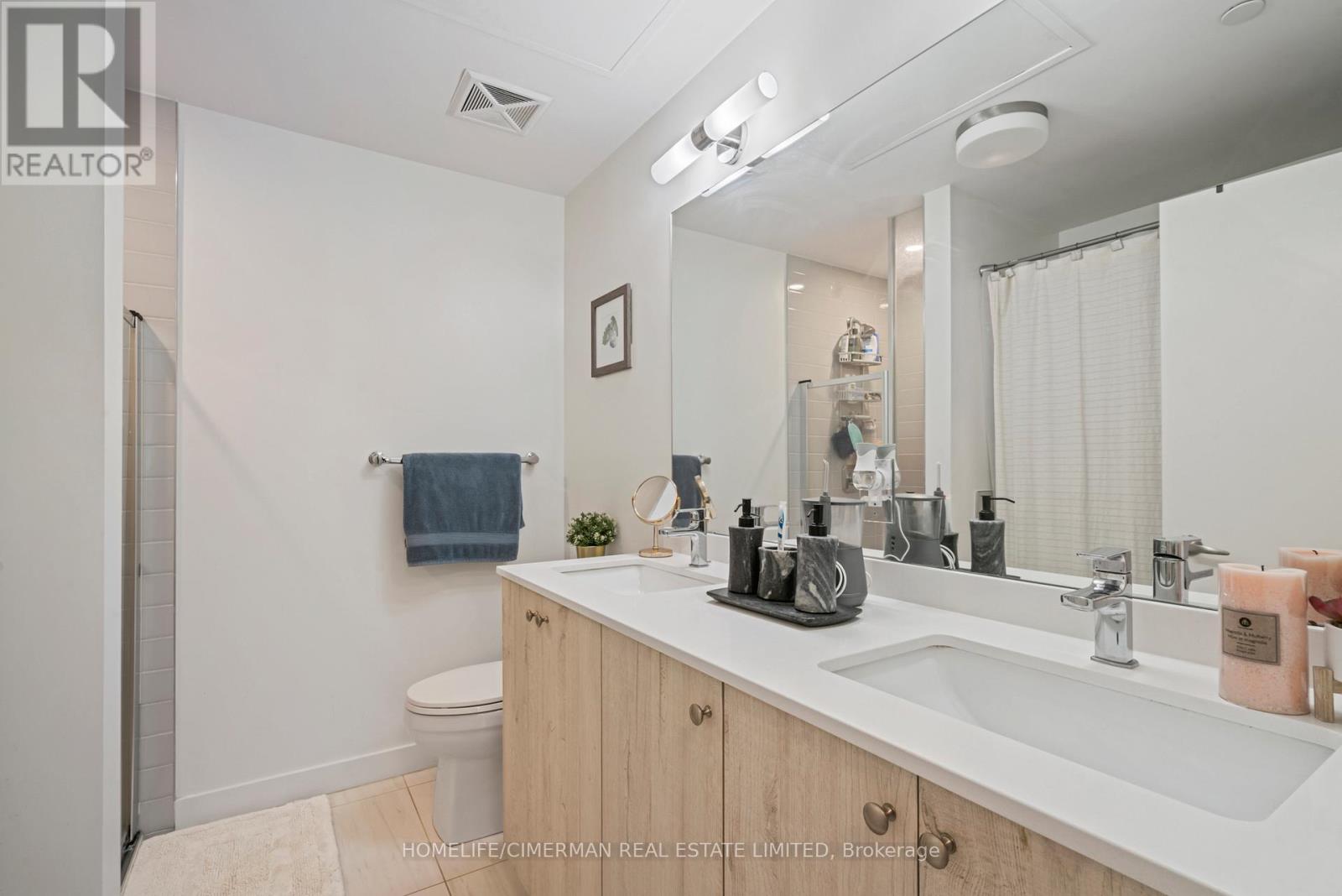 212 - 210 Sabina Drive, Oakville, Ontario  L6H 0W6 - Photo 16 - W12863660