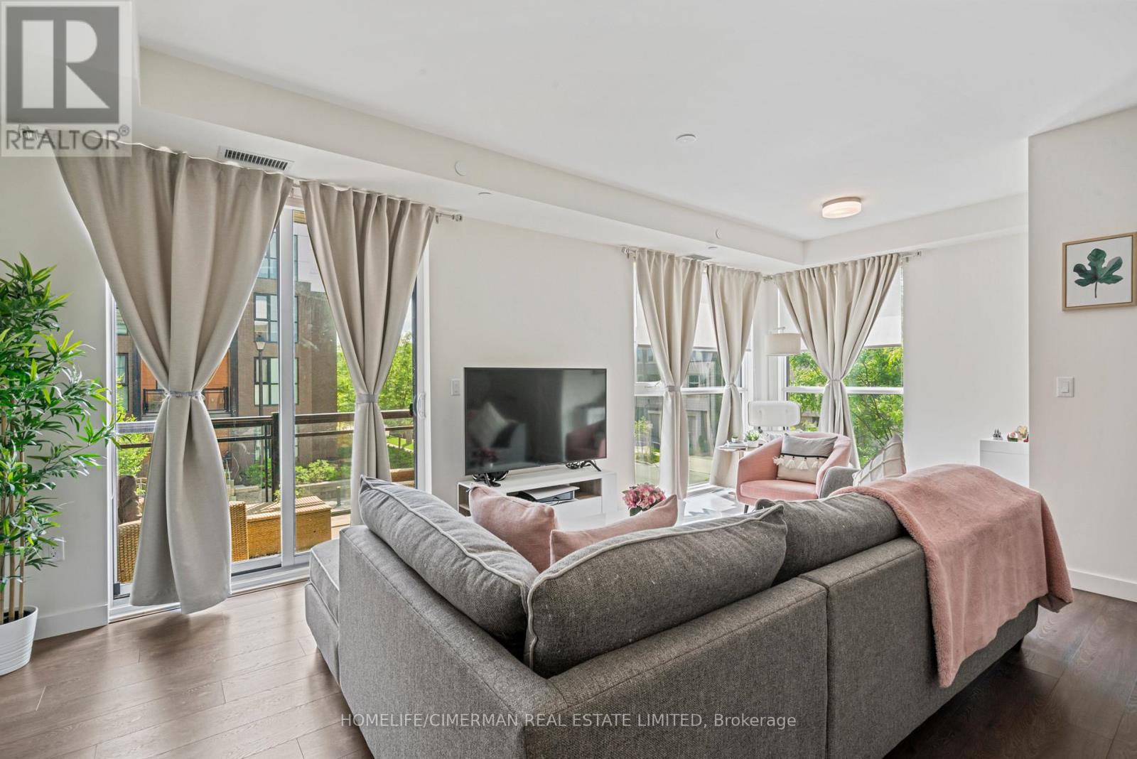 212 - 210 Sabina Drive, Oakville, Ontario  L6H 0W6 - Photo 6 - W12863660