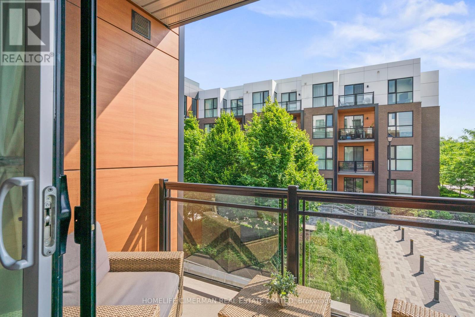 212 - 210 Sabina Drive, Oakville, Ontario  L6H 0W6 - Photo 9 - W12863660