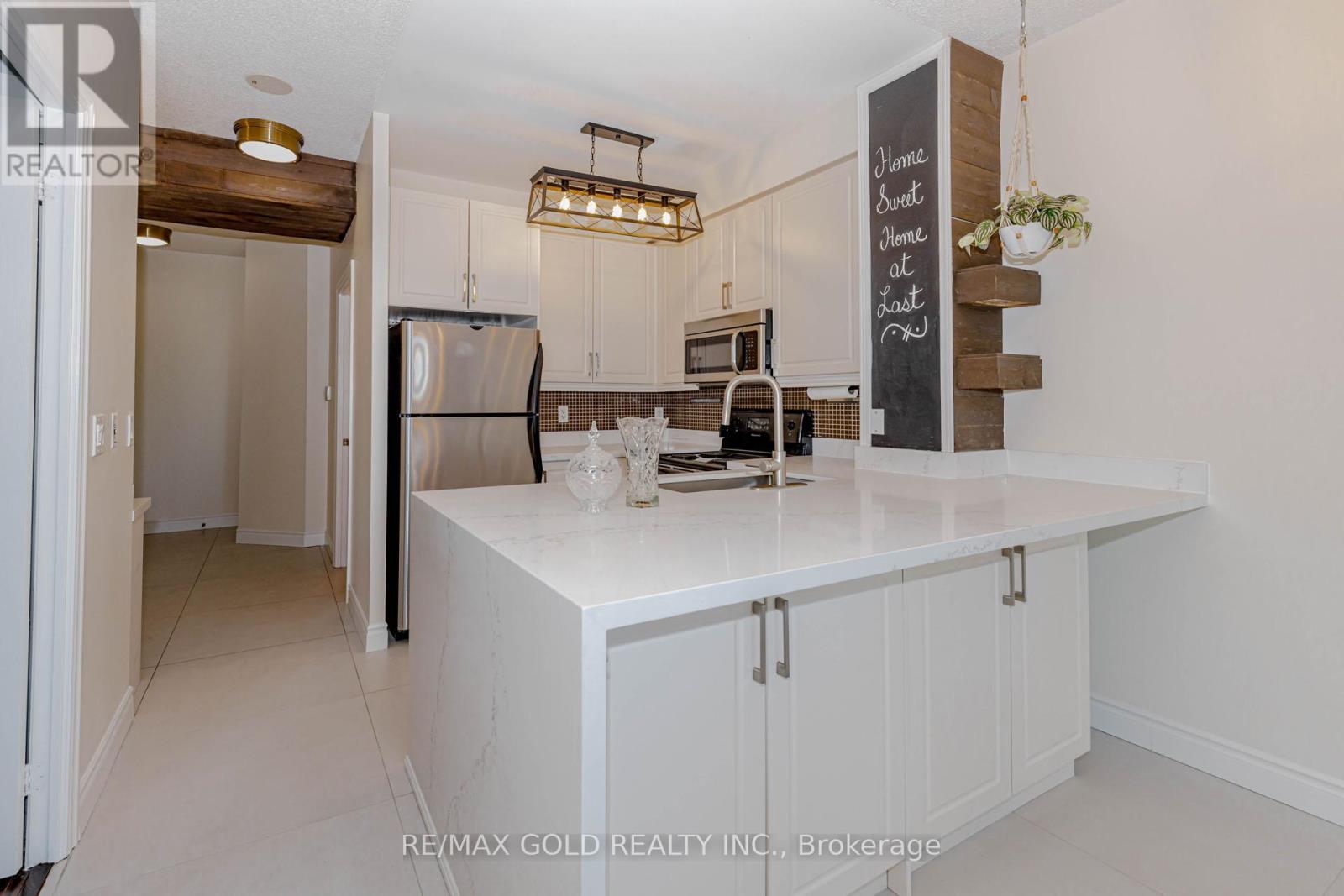 1106 - 220 Burnhamthorpe Road W, Mississauga, Ontario  L5B 4N4 - Photo 15 - W12863680