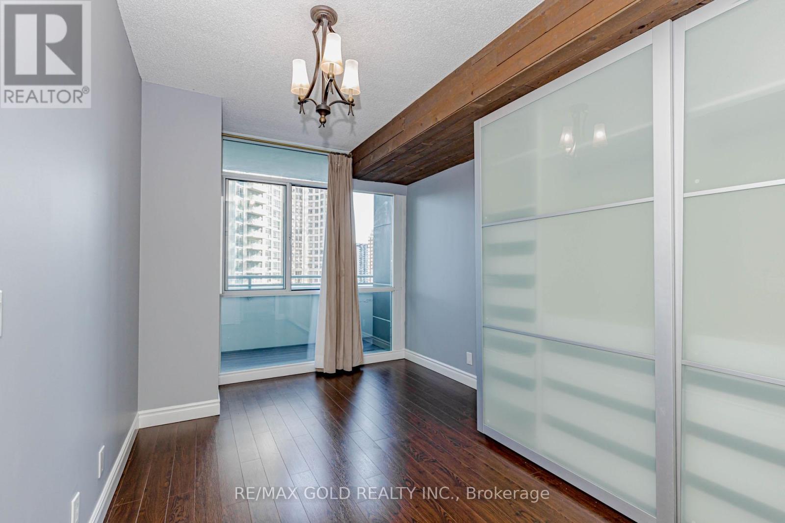 1106 - 220 Burnhamthorpe Road W, Mississauga, Ontario  L5B 4N4 - Photo 32 - W12863680