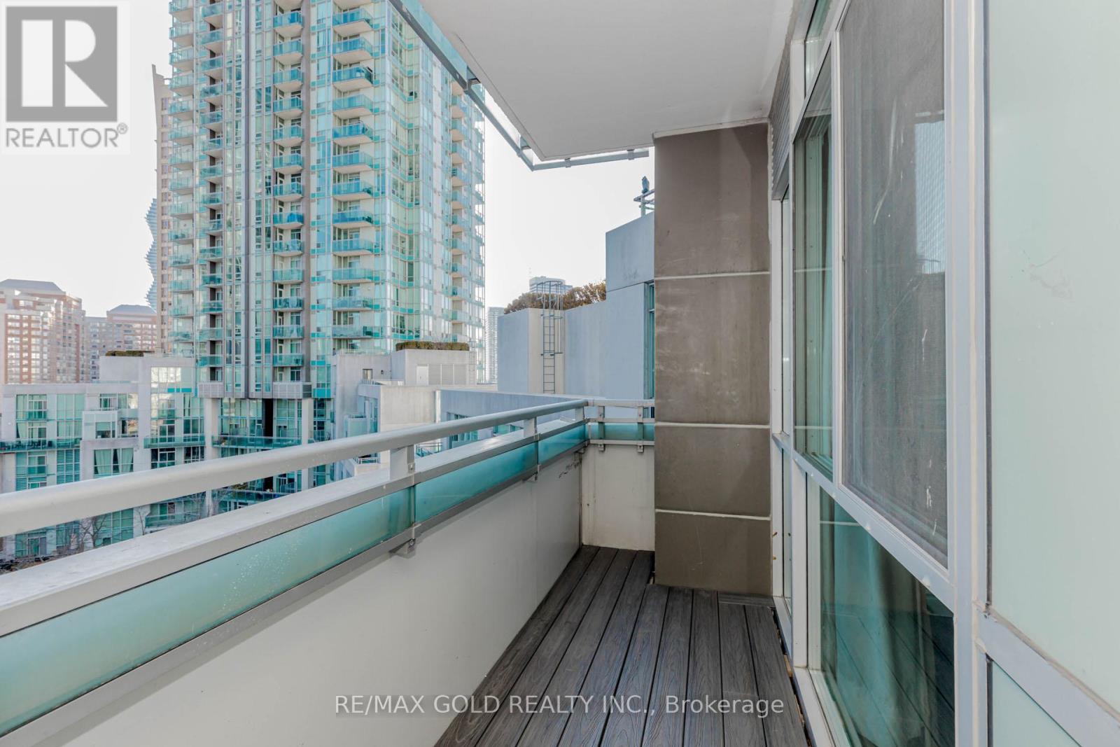 1106 - 220 Burnhamthorpe Road W, Mississauga, Ontario  L5B 4N4 - Photo 42 - W12863680