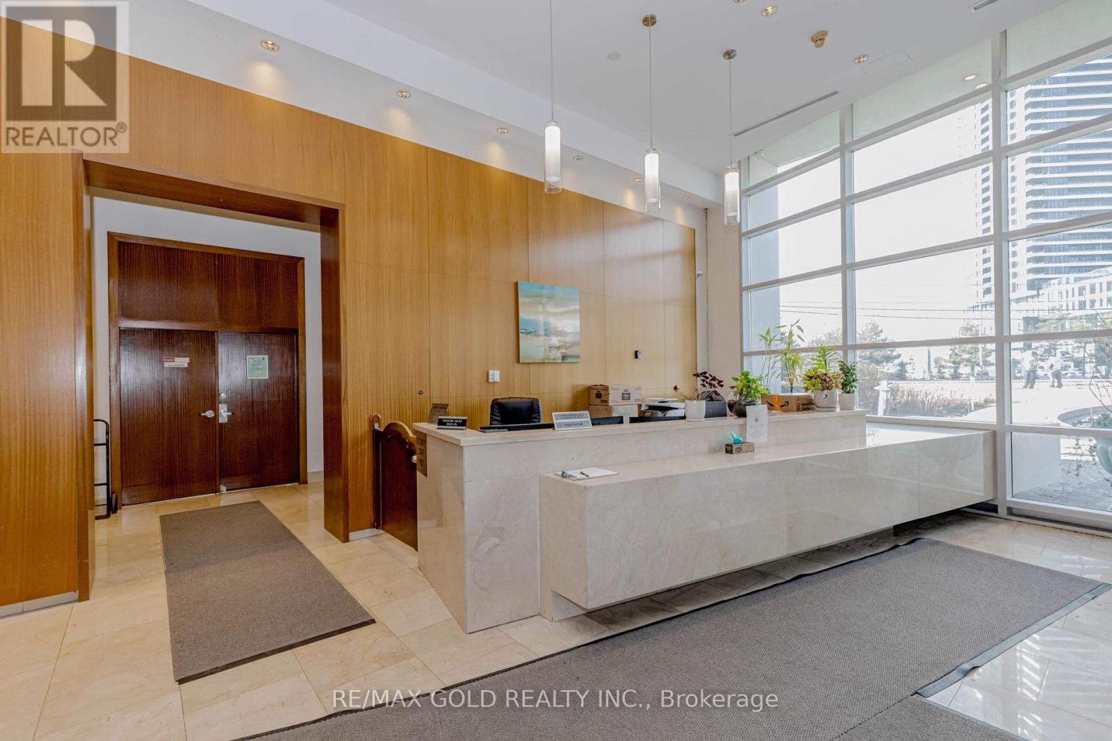 1106 - 220 Burnhamthorpe Road W, Mississauga, Ontario  L5B 4N4 - Photo 6 - W12863680