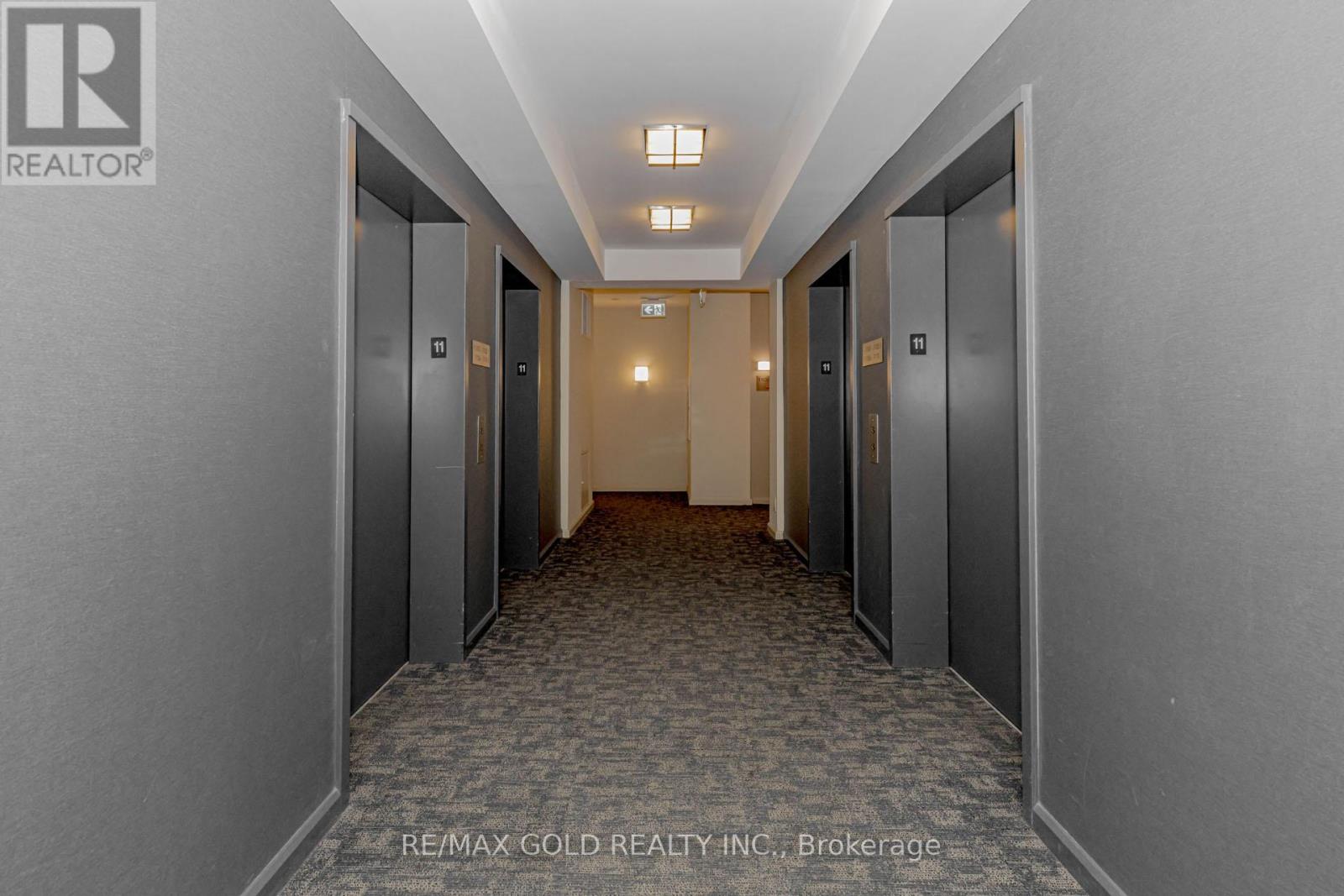 1106 - 220 Burnhamthorpe Road W, Mississauga, Ontario  L5B 4N4 - Photo 7 - W12863680