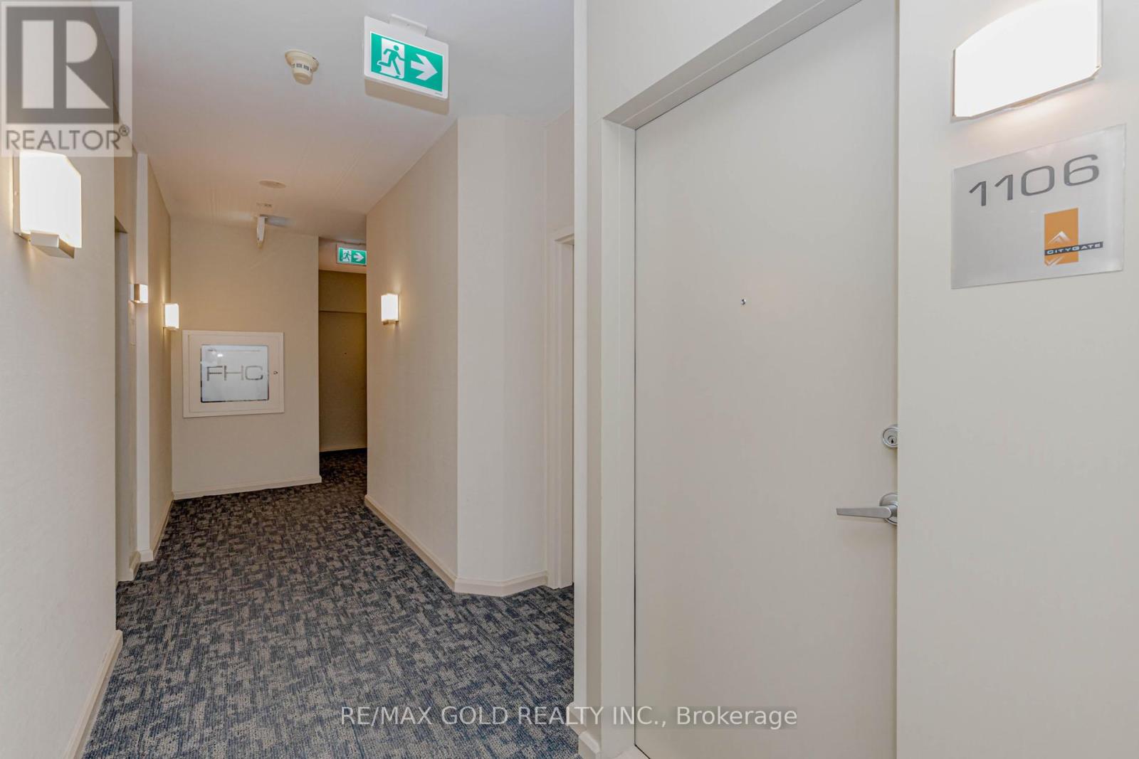 1106 - 220 Burnhamthorpe Road W, Mississauga, Ontario  L5B 4N4 - Photo 9 - W12863680