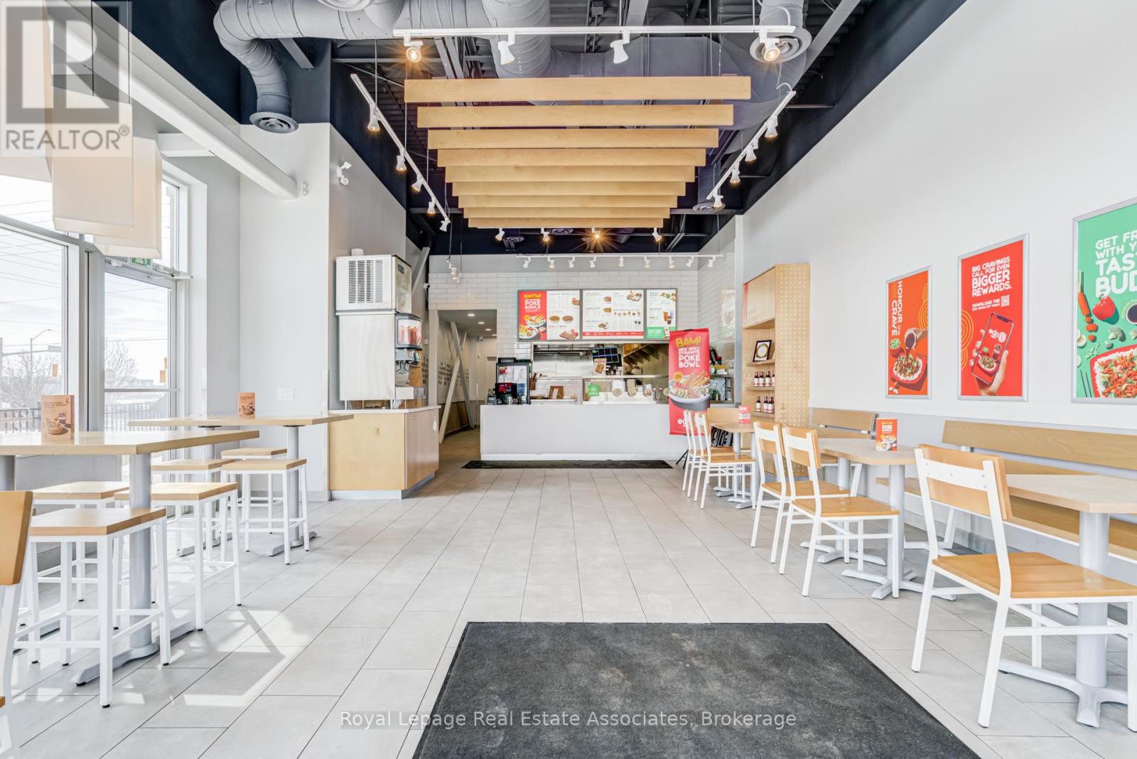 Unit 2 - 1040 Kennedy Circle, Milton, Ontario  L9T 0J9 - Photo 10 - W12863758