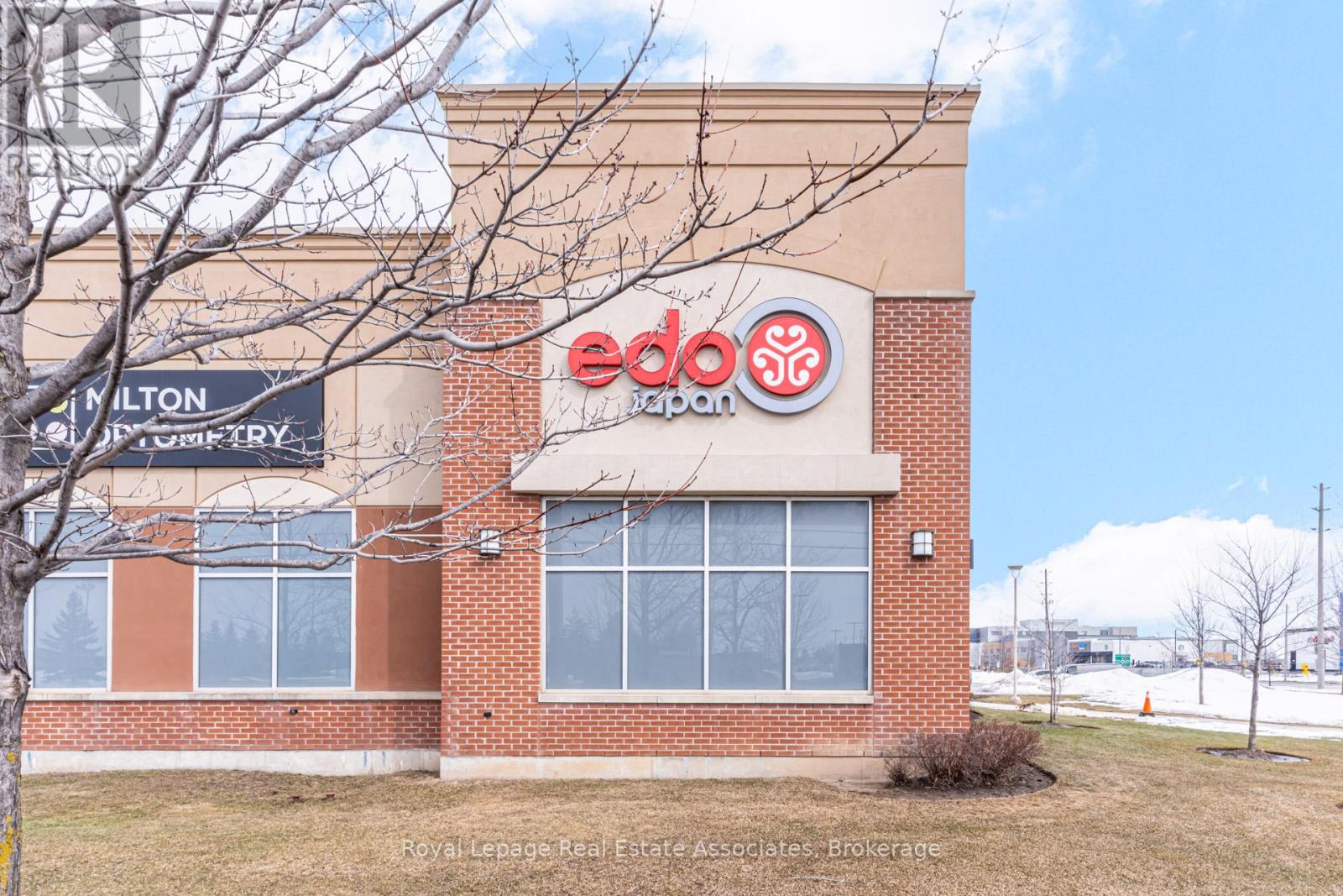 Unit 2 - 1040 Kennedy Circle, Milton, Ontario  L9T 0J9 - Photo 4 - W12863758