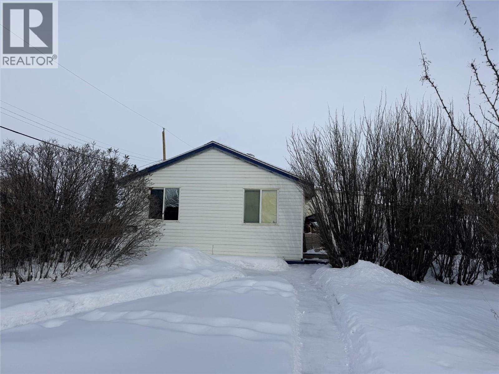 1330 101 Avenue, Dawson Creek, British Columbia