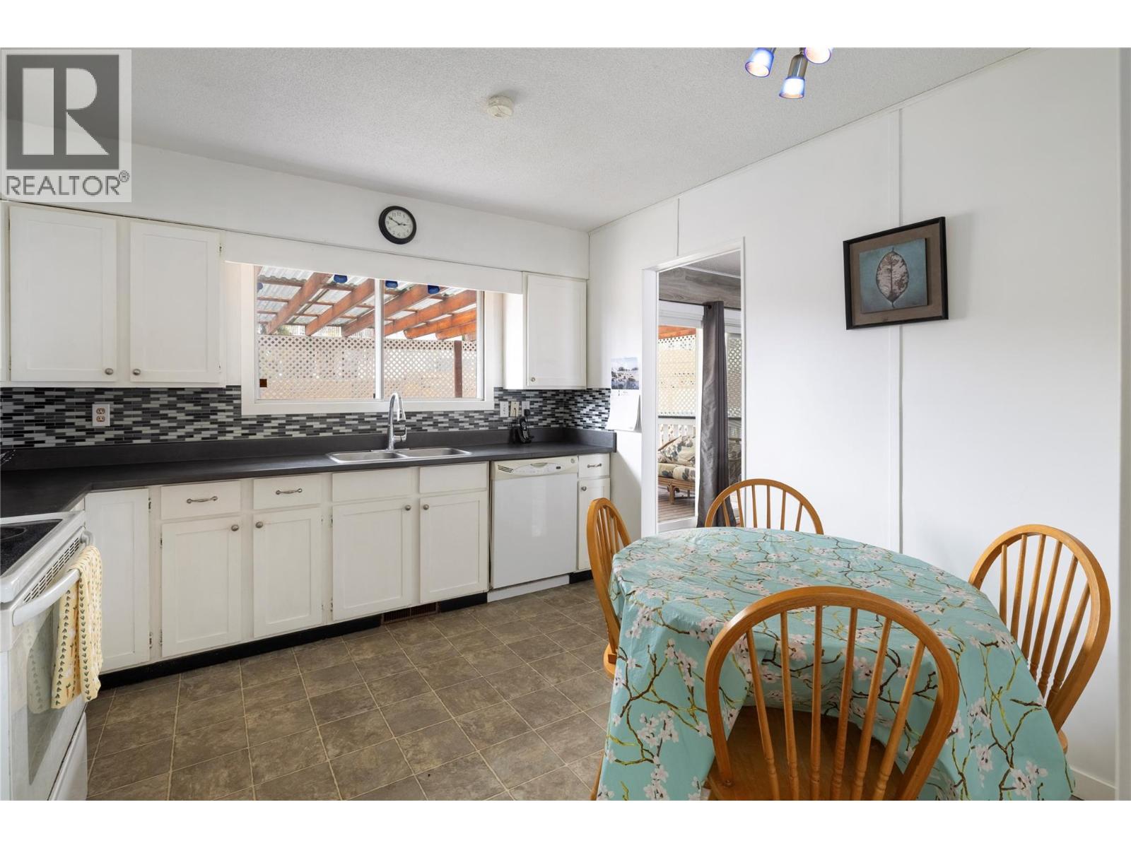 1203 25 Avenue, Vernon, British Columbia  V1T 7L5 - Photo 8 - 10378464