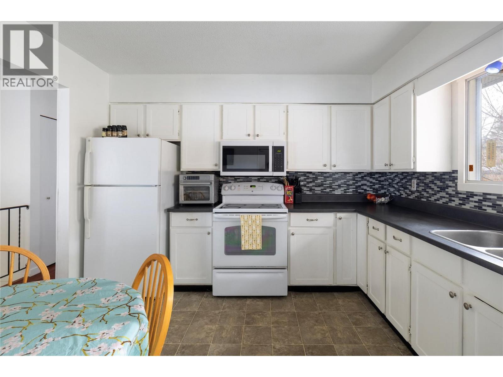 1203 25 Avenue, Vernon, British Columbia  V1T 7L5 - Photo 10 - 10378464