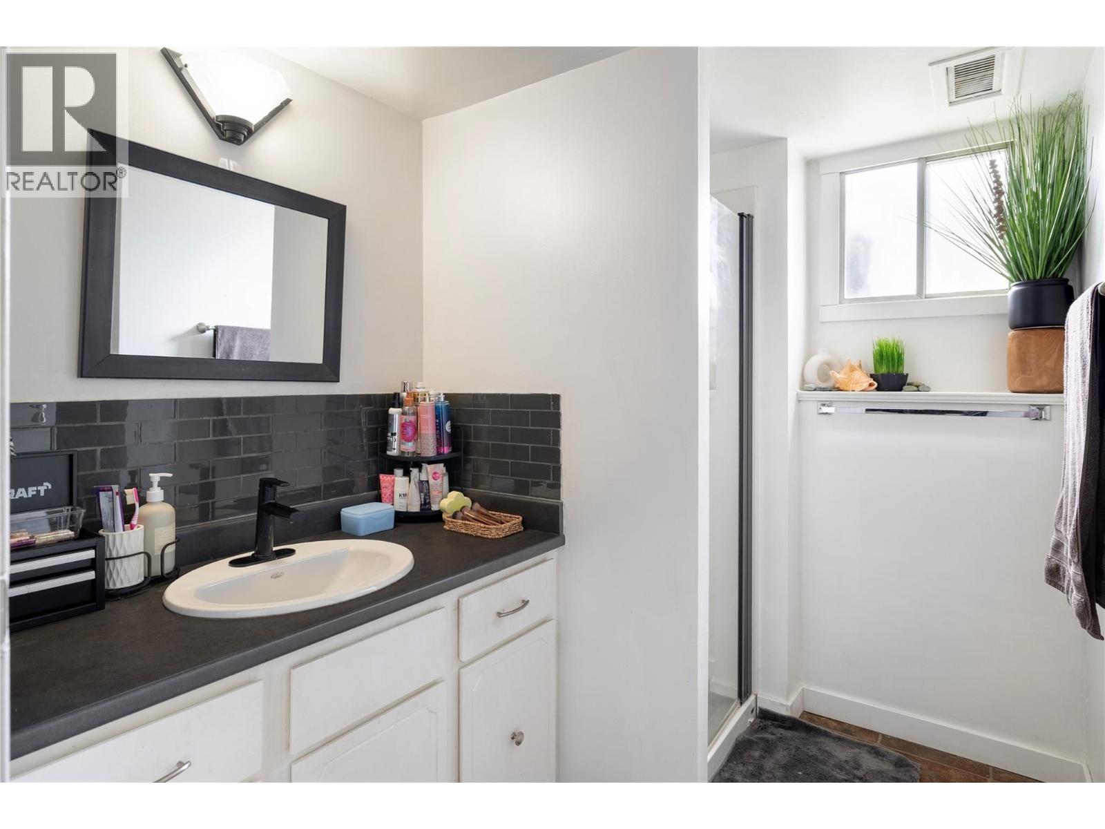 1203 25 Avenue, Vernon, British Columbia  V1T 7L5 - Photo 21 - 10378464