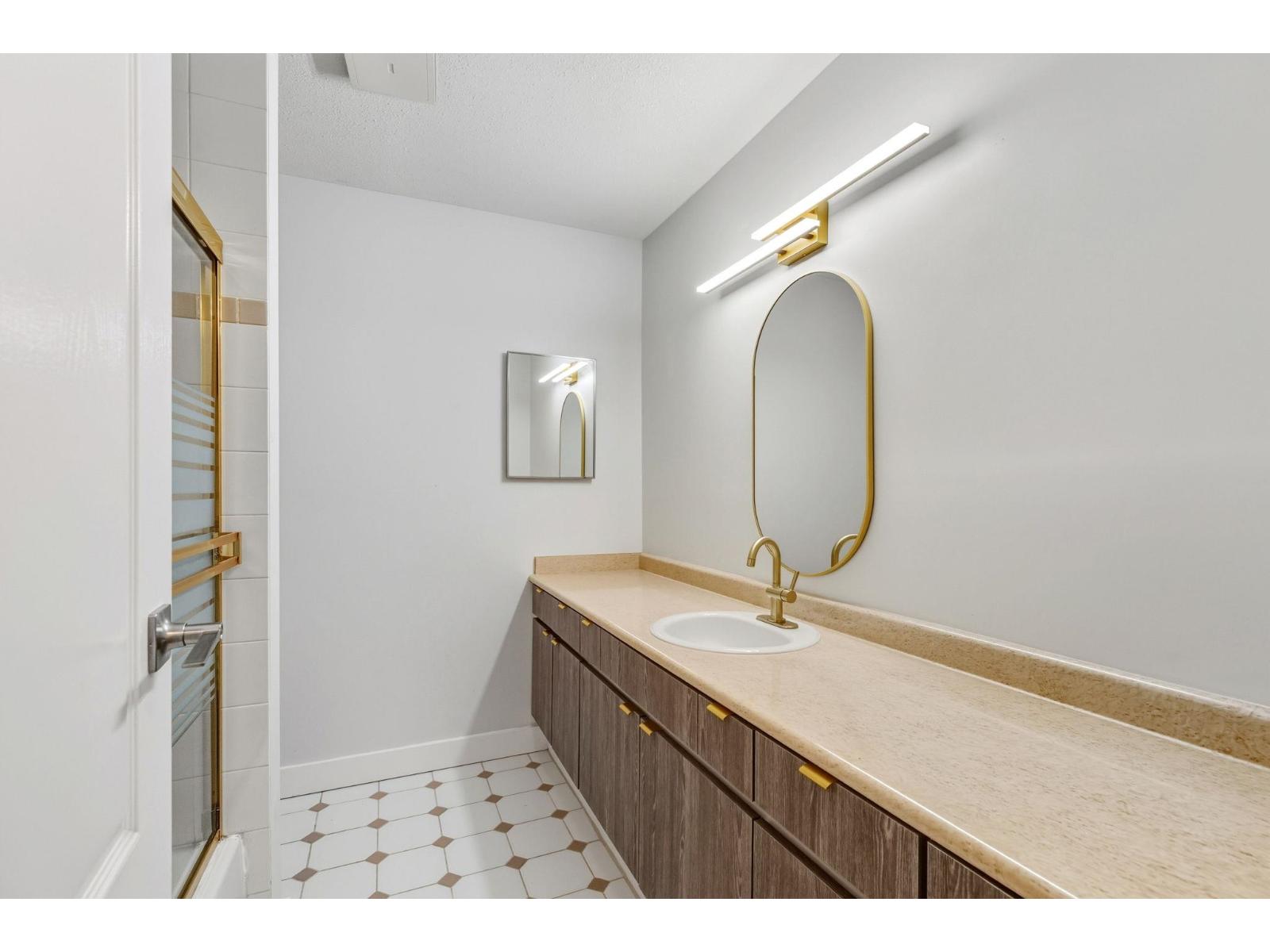 204 15176 Buena Vista Avenue, White Rock, British Columbia  V4B 1Y3 - Photo 24 - R3084973