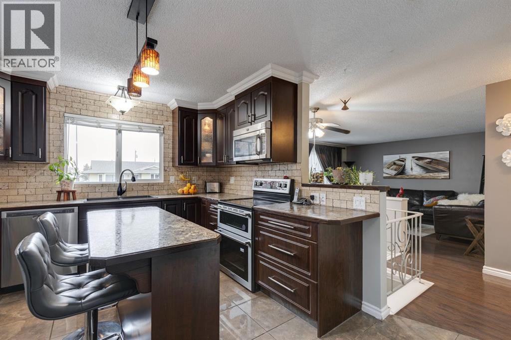 299 Doverview Crescent Se, Calgary, Alberta  T2B 1Y7 - Photo 13 - A2290476