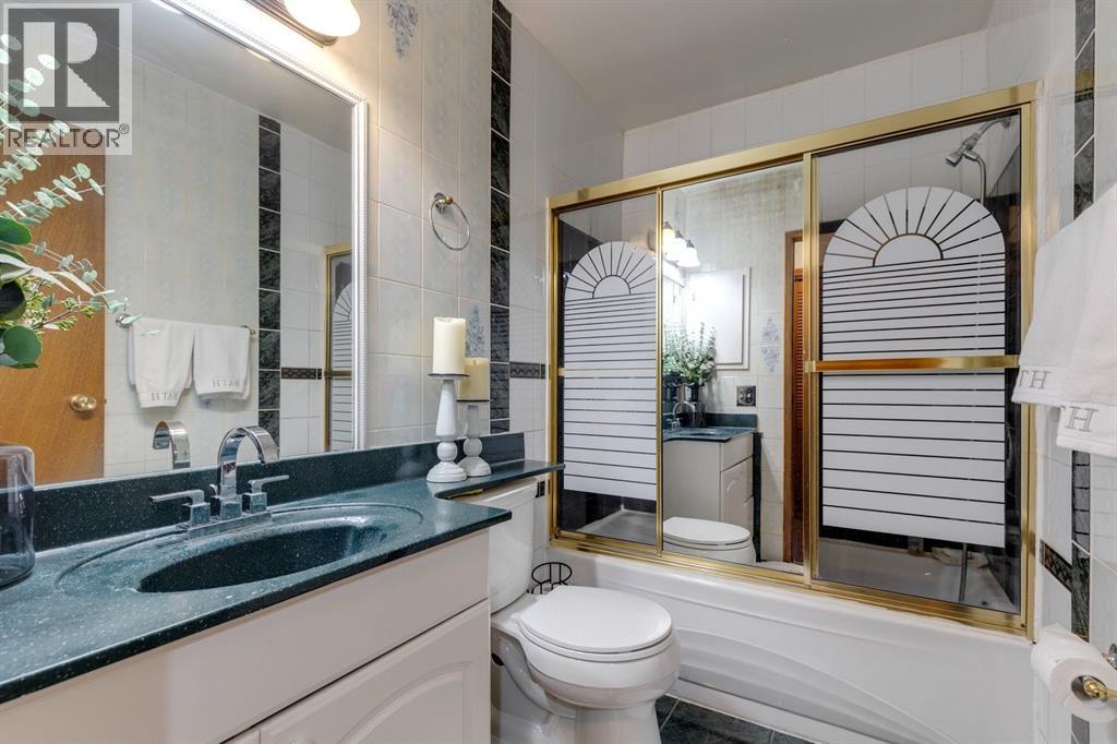 299 Doverview Crescent Se, Calgary, Alberta  T2B 1Y7 - Photo 18 - A2290476