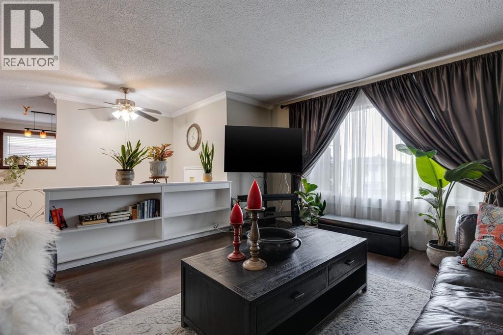 299 Doverview Crescent Se, Calgary, Alberta  T2B 1Y7 - Photo 7 - A2290476