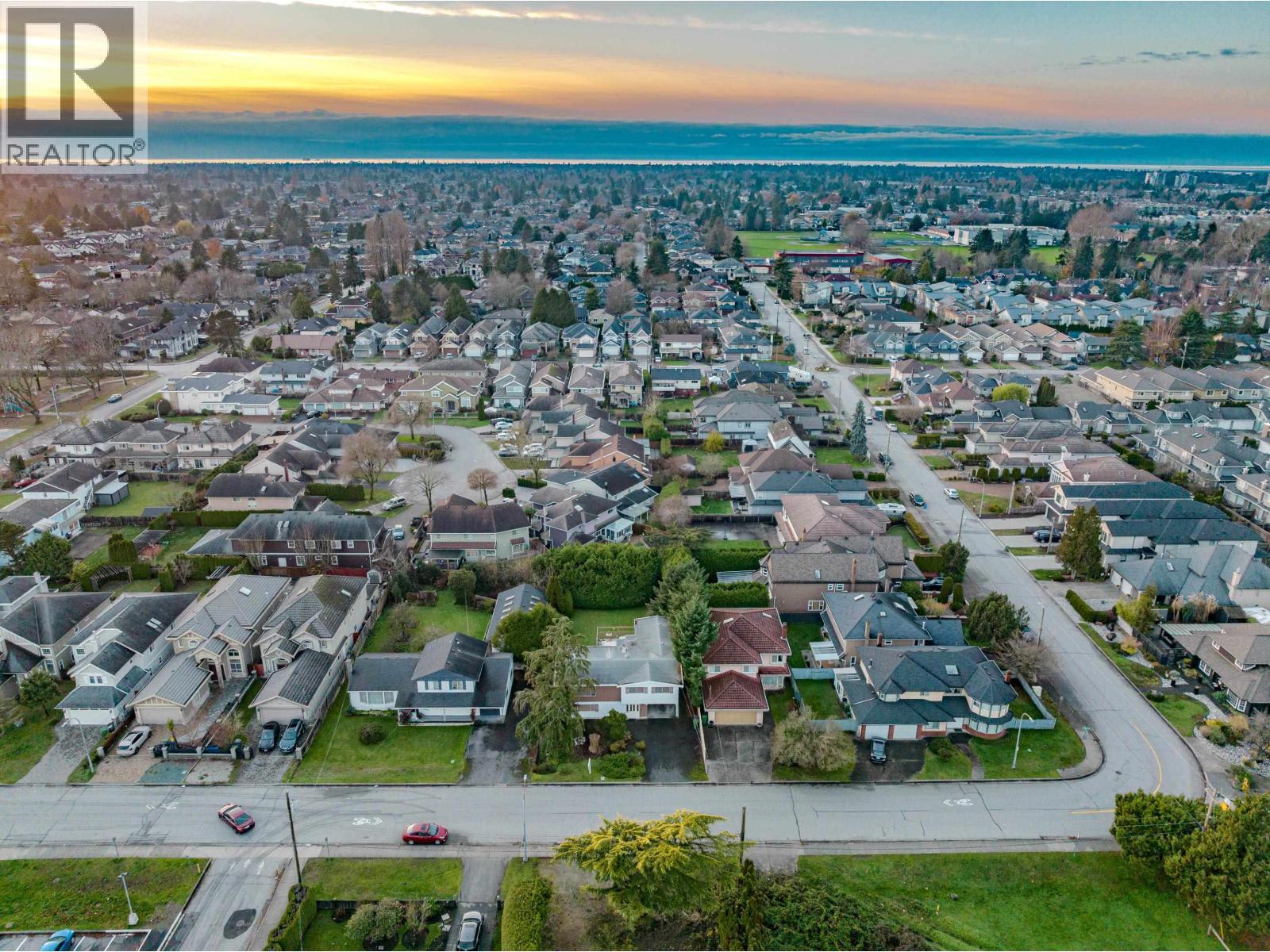 Listing Picture 7 of 35 : 8531 ASH STREET, Richmond / 烈治文 - 魯藝地產 Yvonne Lu Group - MLS Medallion Club Member