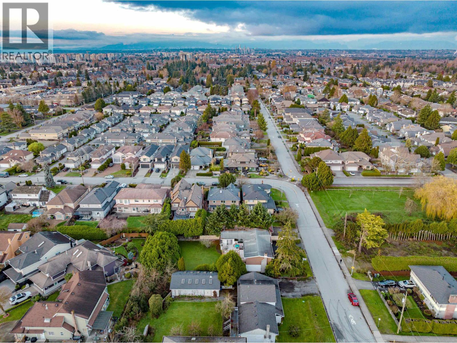 Listing Picture 13 of 35 : 8531 ASH STREET, Richmond / 烈治文 - 魯藝地產 Yvonne Lu Group - MLS Medallion Club Member