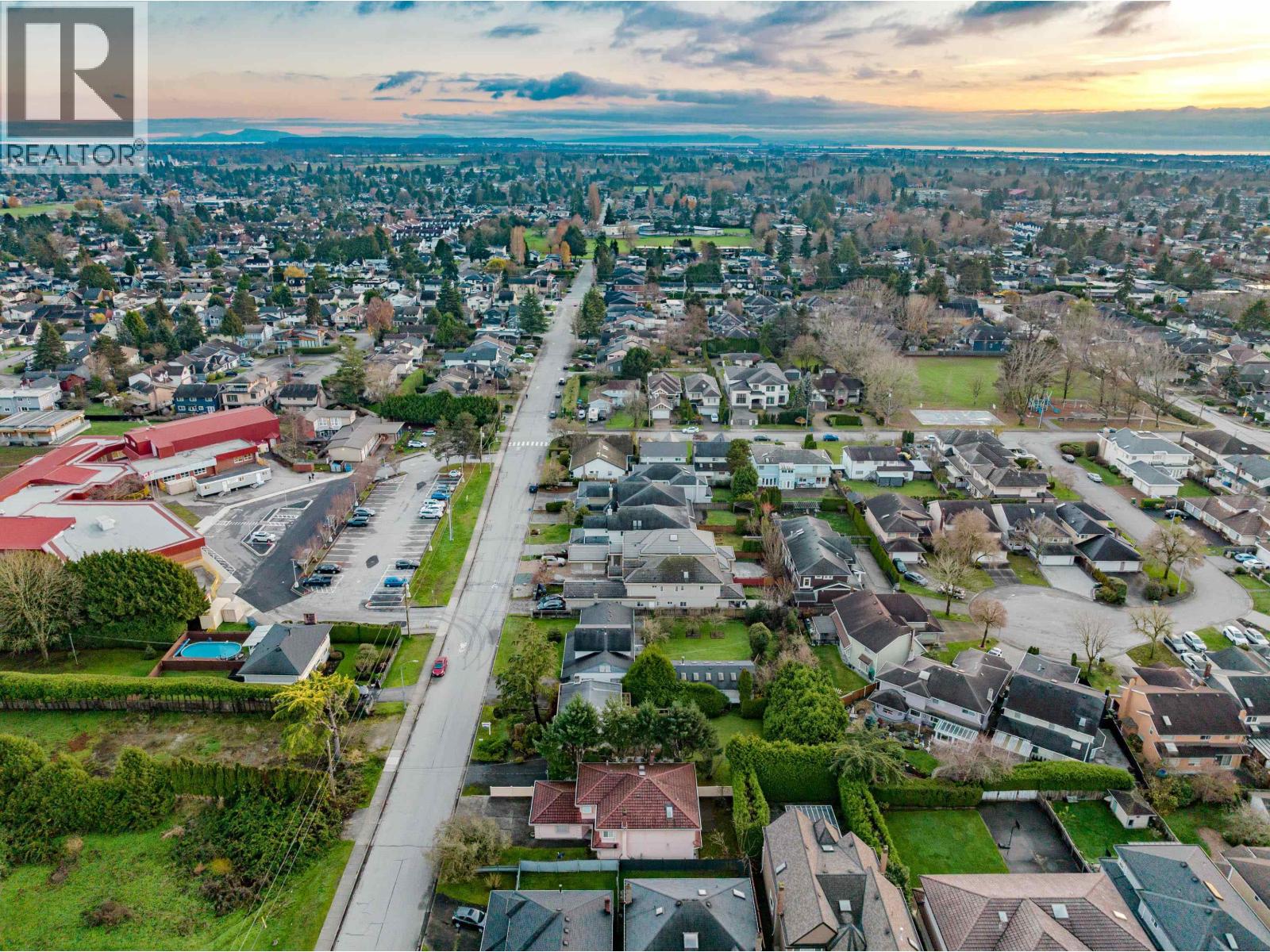 Listing Picture 9 of 35 : 8531 ASH STREET, Richmond / 烈治文 - 魯藝地產 Yvonne Lu Group - MLS Medallion Club Member