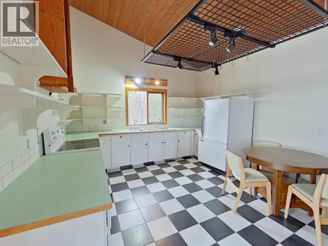 2005 Ralph Road, Powell River, British Columbia   - Photo 7 - 19705