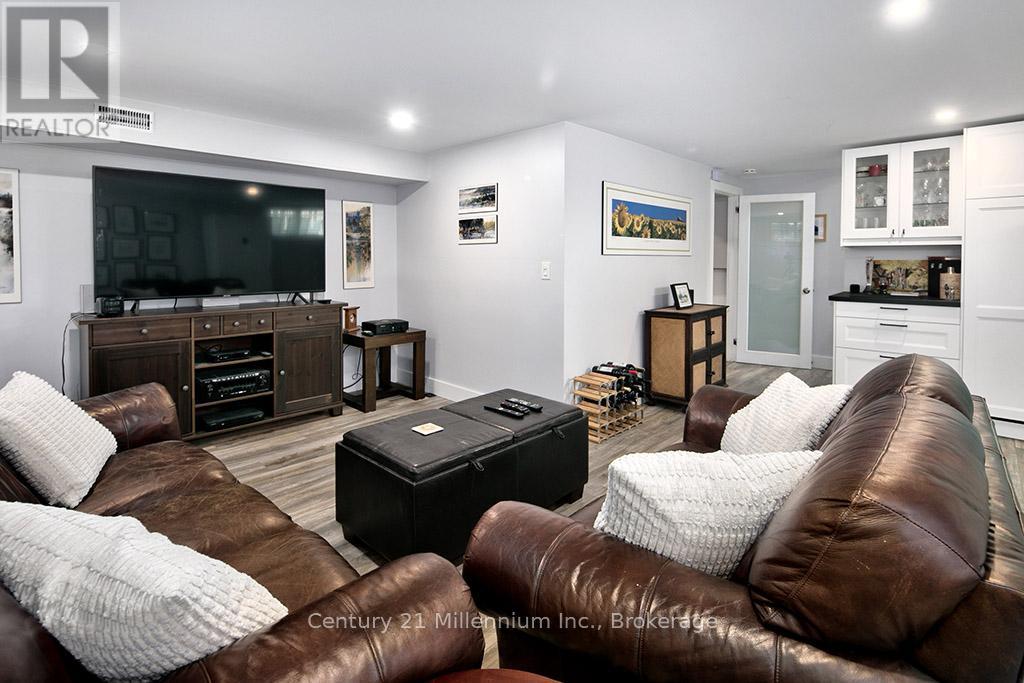 20 Leslie Drive, Collingwood, Ontario  L9Y 4P2 - Photo 19 - S12863674