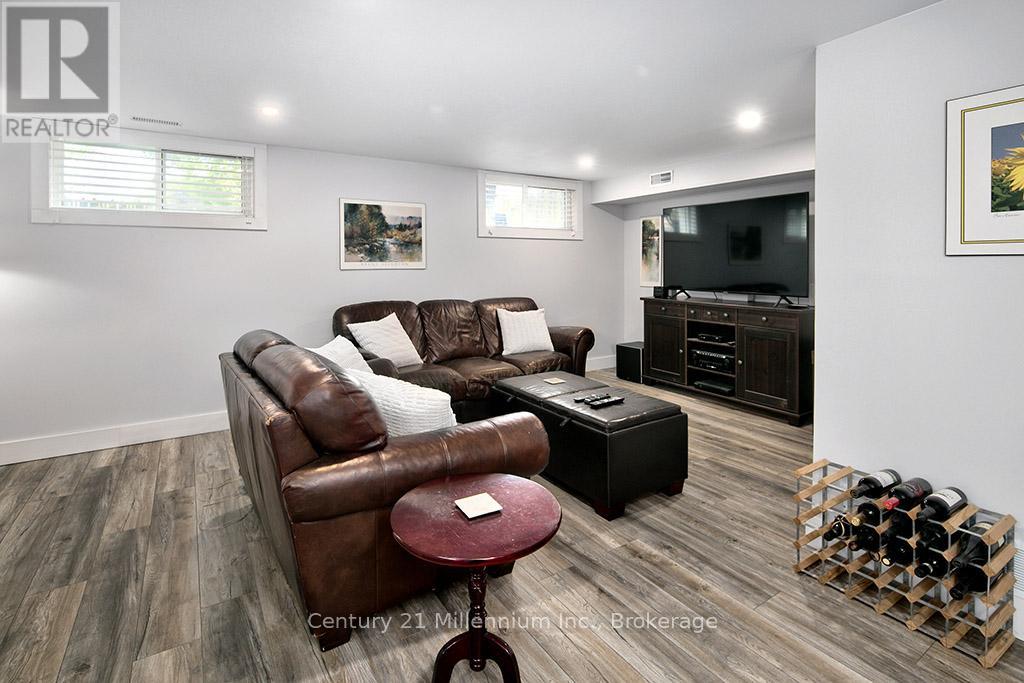 20 Leslie Drive, Collingwood, Ontario  L9Y 4P2 - Photo 18 - S12863674